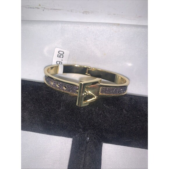 Macy’s Belt buckle design Gold  coloured bracelet Fashion Jewelry - Picture 7 of 12